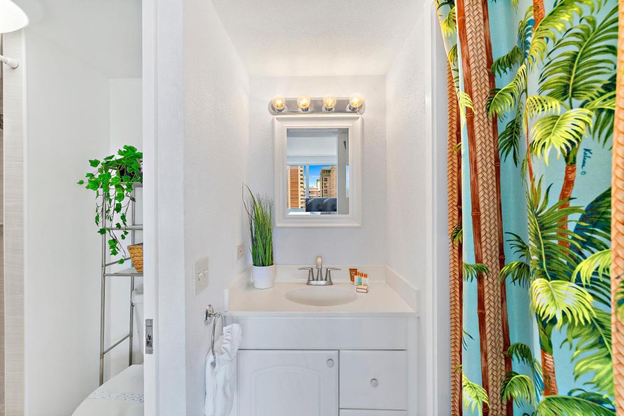 Beautiful Studio In The Heart Of Vibrant Waikiki Хонолулу Екстериор снимка